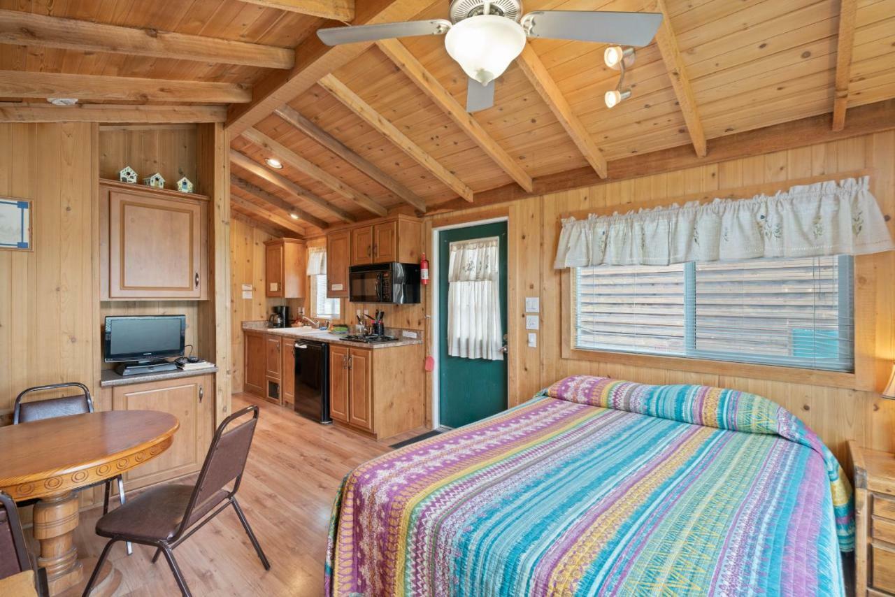 Crater Lake Resort Fort Klamath Eksteriør billede